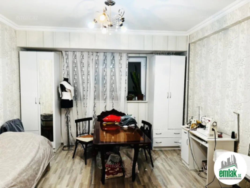 Satılır 4 otaqlı köhnə tikili 100 m²