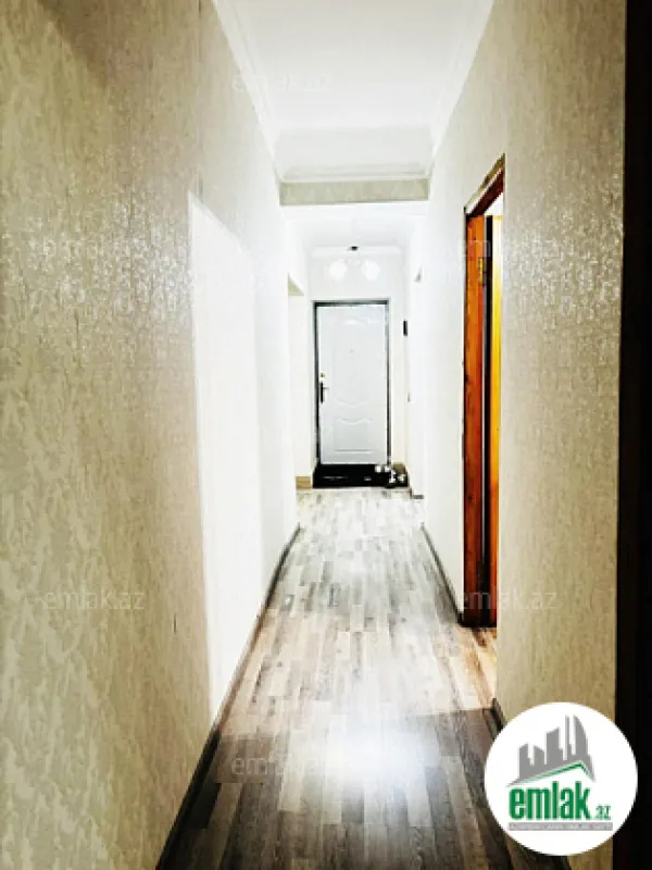 Satılır 4 otaqlı köhnə tikili 100 m²