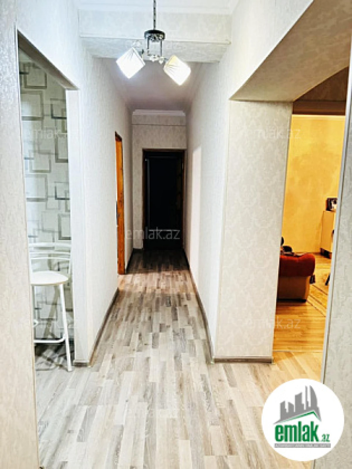 Satılır 4 otaqlı köhnə tikili 100 m²