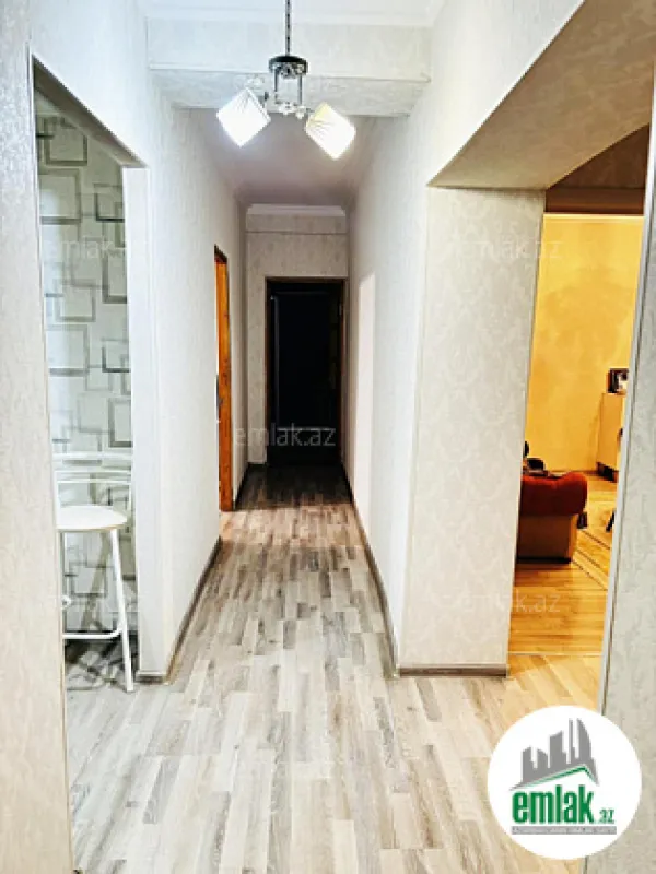 Satılır 4 otaqlı köhnə tikili 100 m²