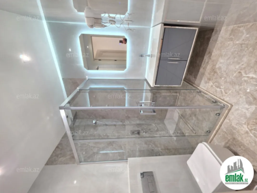 Satılır 3 otaqlı yeni tikili 128 m²