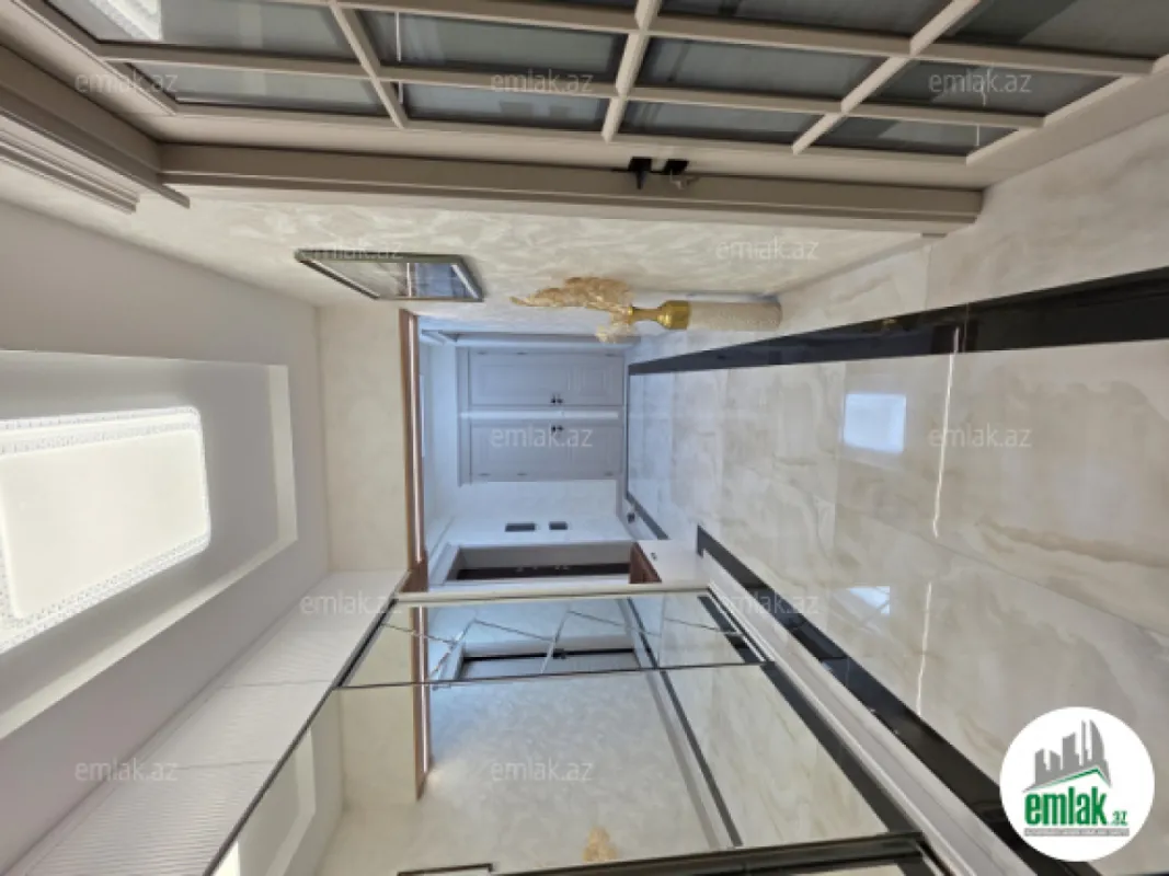 Satılır 3 otaqlı yeni tikili 128 m²