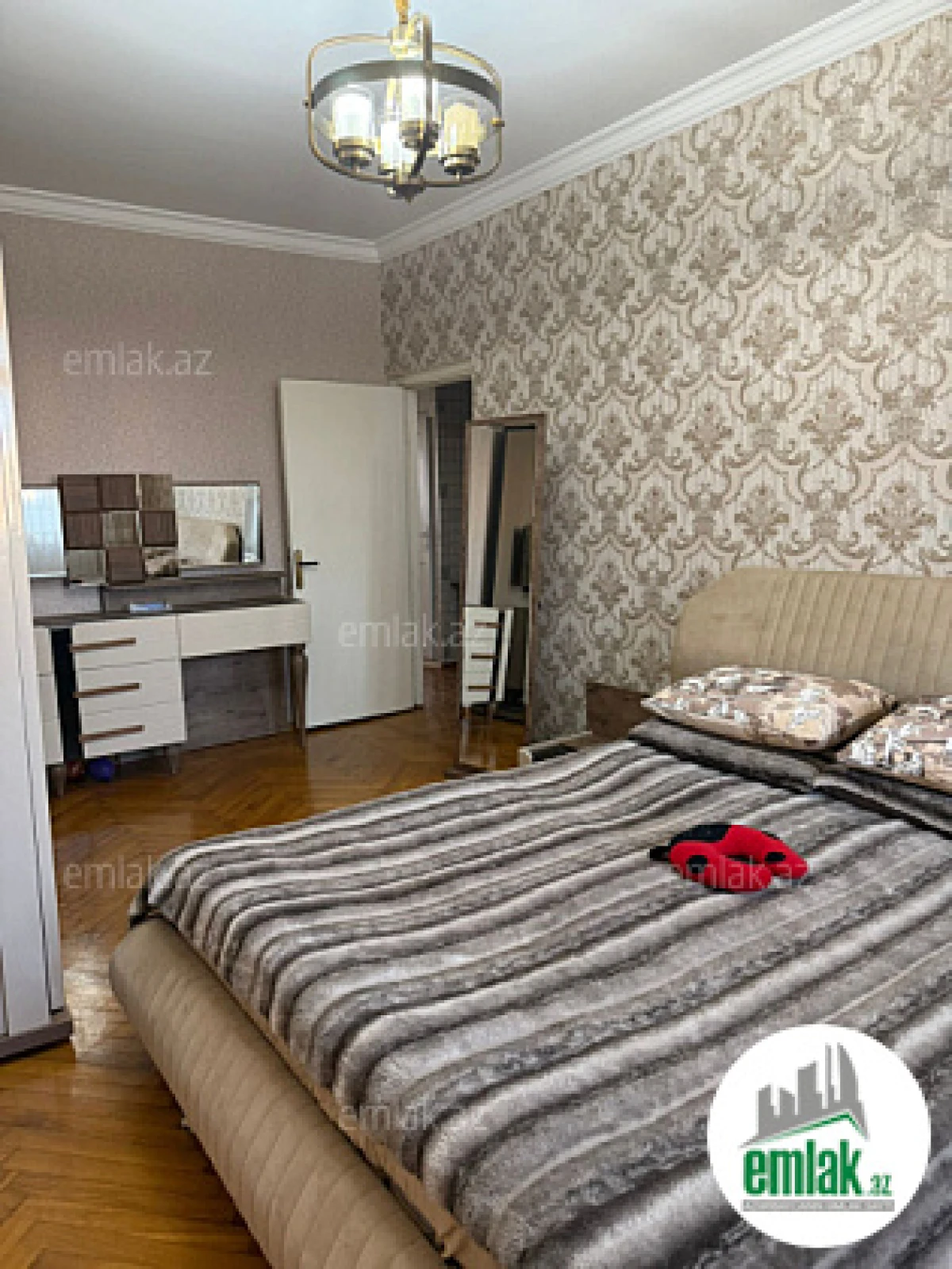 Satılır 3 otaqlı köhnə tikili 85 m²