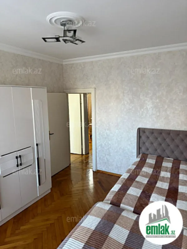 Satılır 3 otaqlı köhnə tikili 85 m²