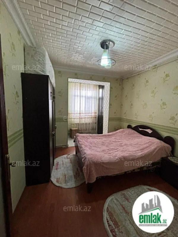 Satılır 3 otaqlı köhnə tikili 70 m²