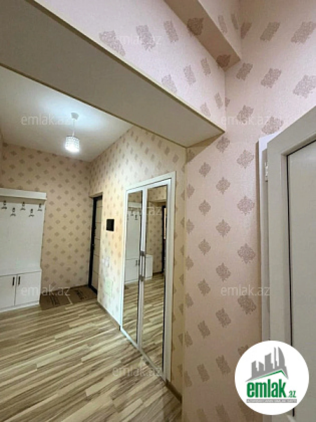 Satılır 2 otaqlı yeni tikili 98 m²