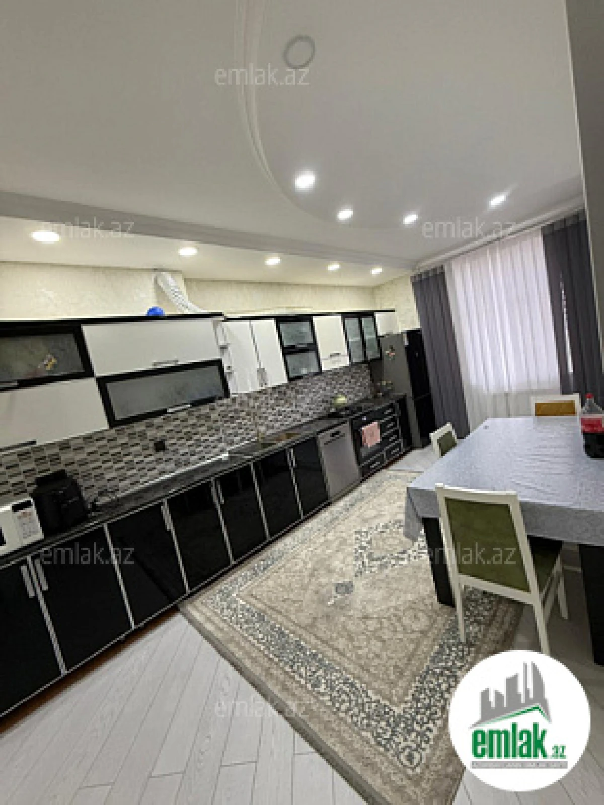 Satılır 4 otaqlı yeni tikili 130 m²
