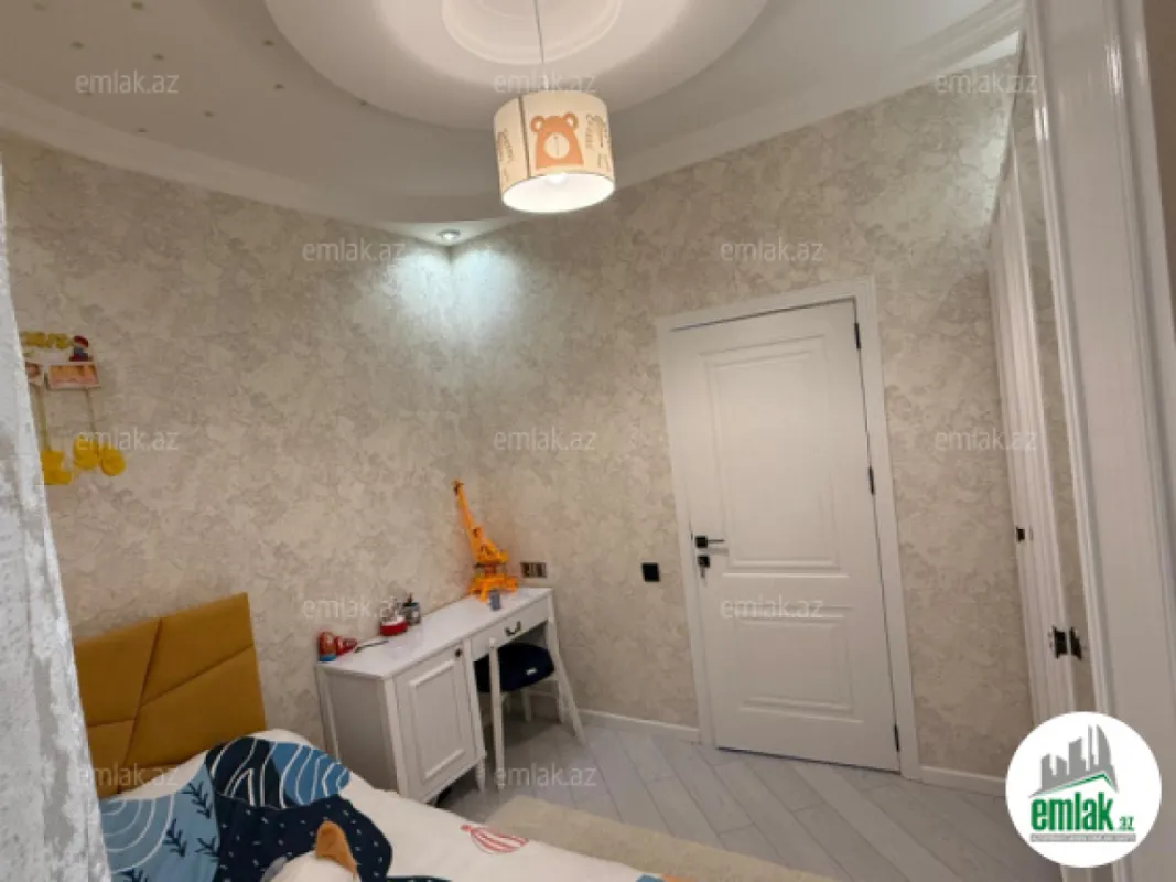 Satılır 4 otaqlı yeni tikili 130 m²