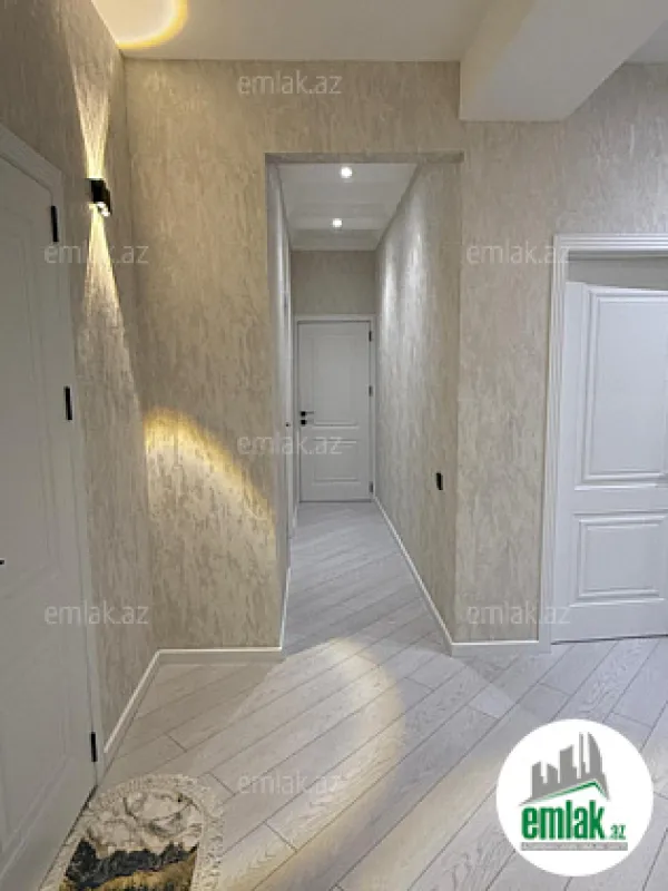 Satılır 4 otaqlı yeni tikili 130 m²