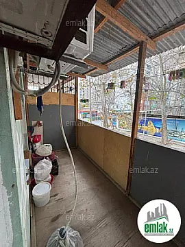 Satılır 2 otaqlı köhnə tikili 50 m²
