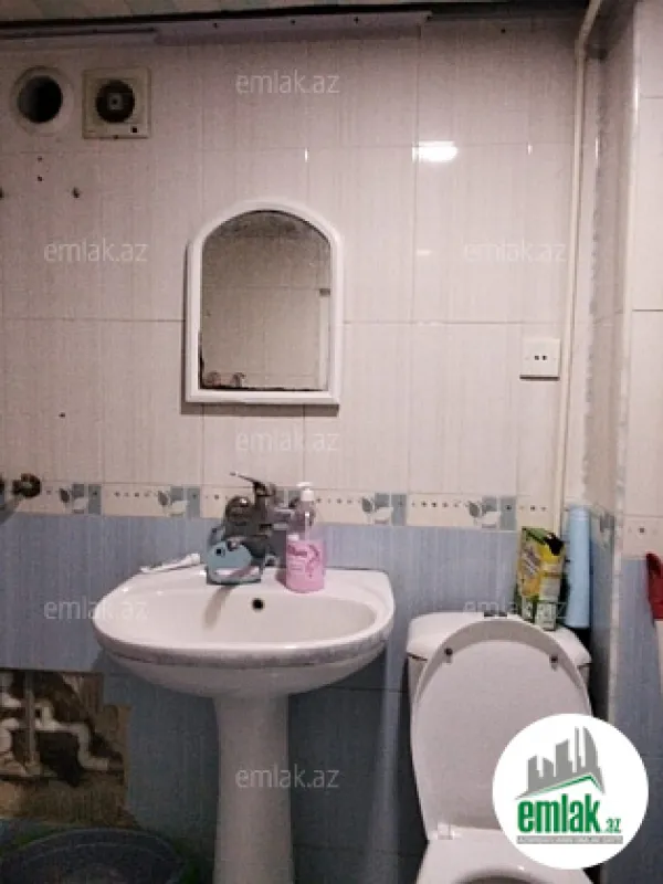 Satılır 2 otaqlı köhnə tikili 50 m²