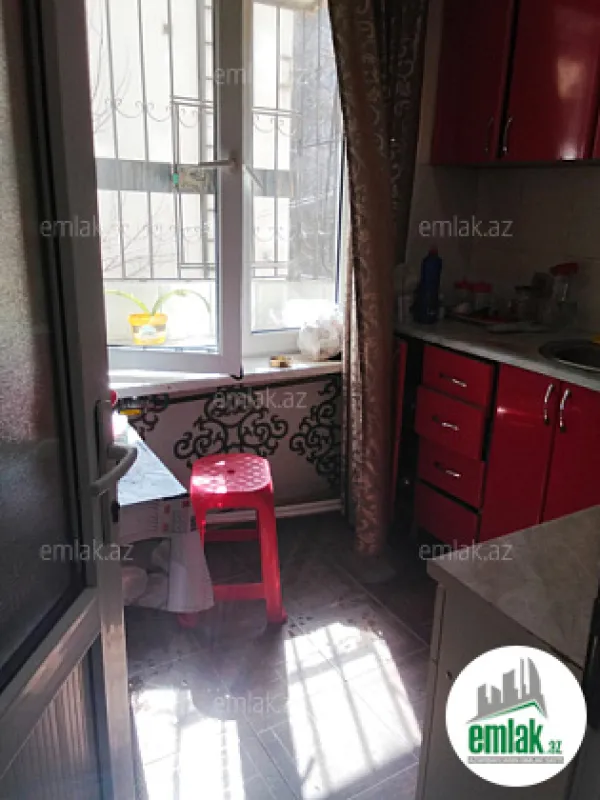 Satılır 2 otaqlı köhnə tikili 50 m²