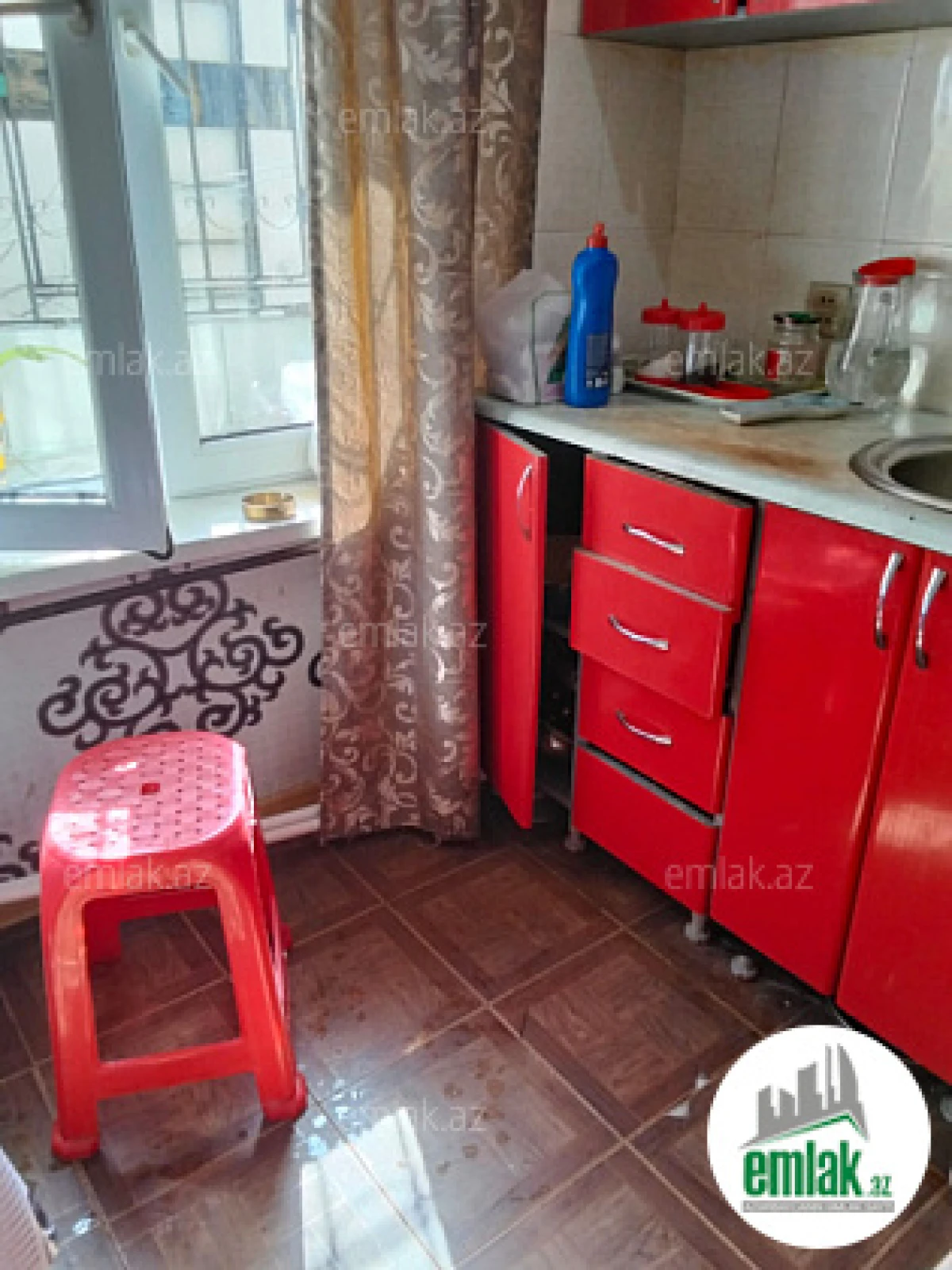 Satılır 2 otaqlı köhnə tikili 50 m²