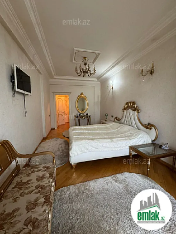 Satılır 4 otaqlı yeni tikili 185 m²