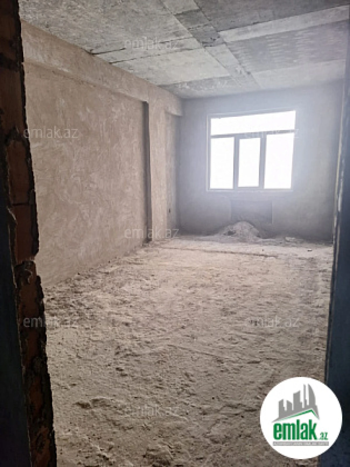 Satılır 3 otaqlı yeni tikili 105 m²