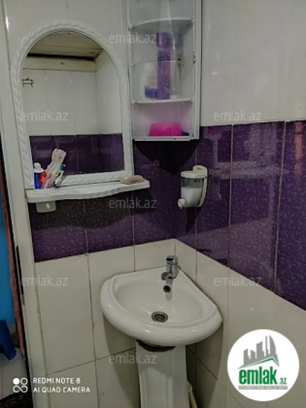 Satılır 2 otaqlı köhnə tikili 65 m²
