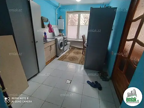 Satılır 2 otaqlı köhnə tikili 65 m²