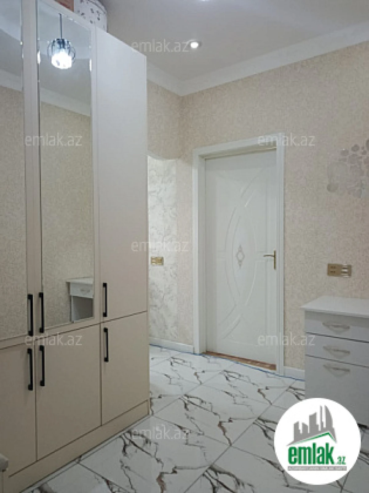 Satılır 3 otaqlı yeni tikili 87 m²