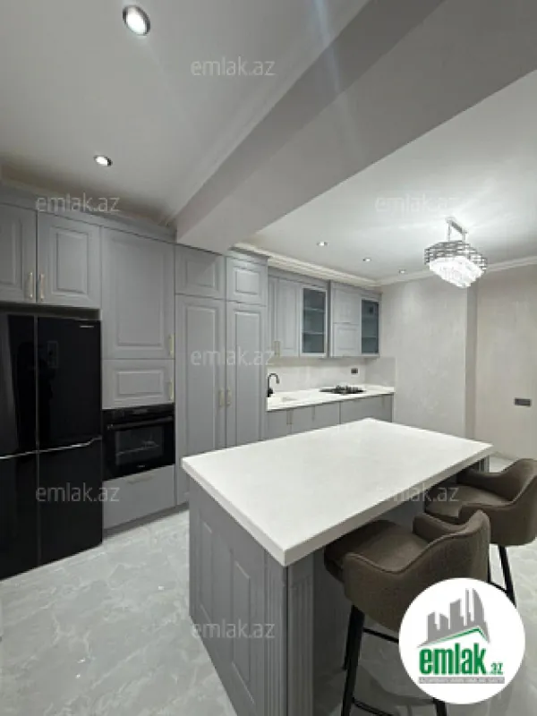 Satılır 3 otaqlı yeni tikili 140 m²