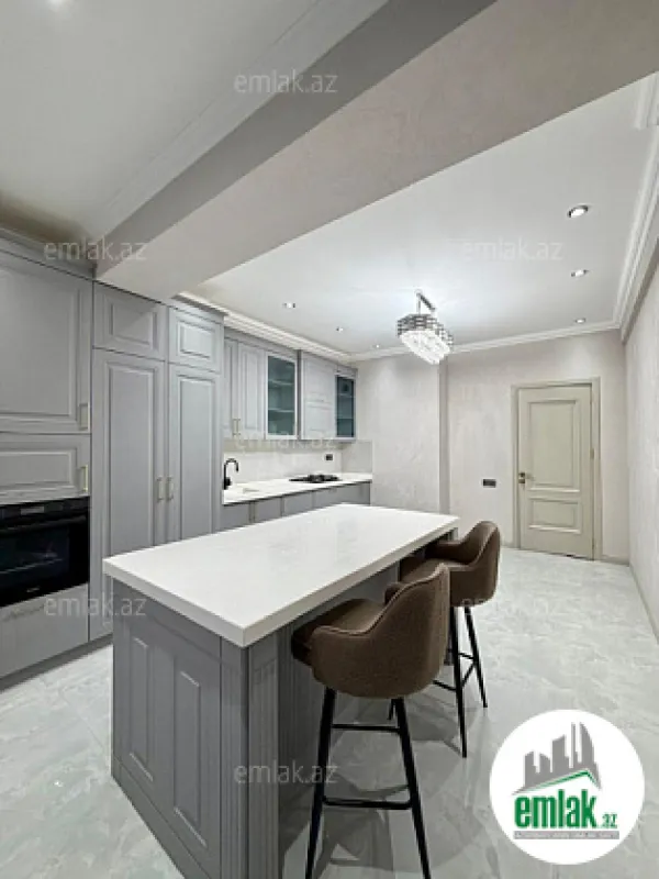 Satılır 3 otaqlı yeni tikili 140 m²