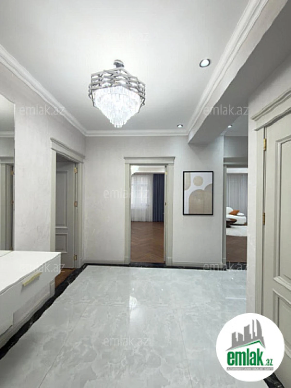 Satılır 3 otaqlı yeni tikili 140 m²