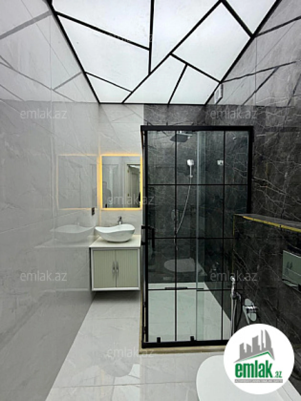 Satılır 3 otaqlı yeni tikili 140 m²