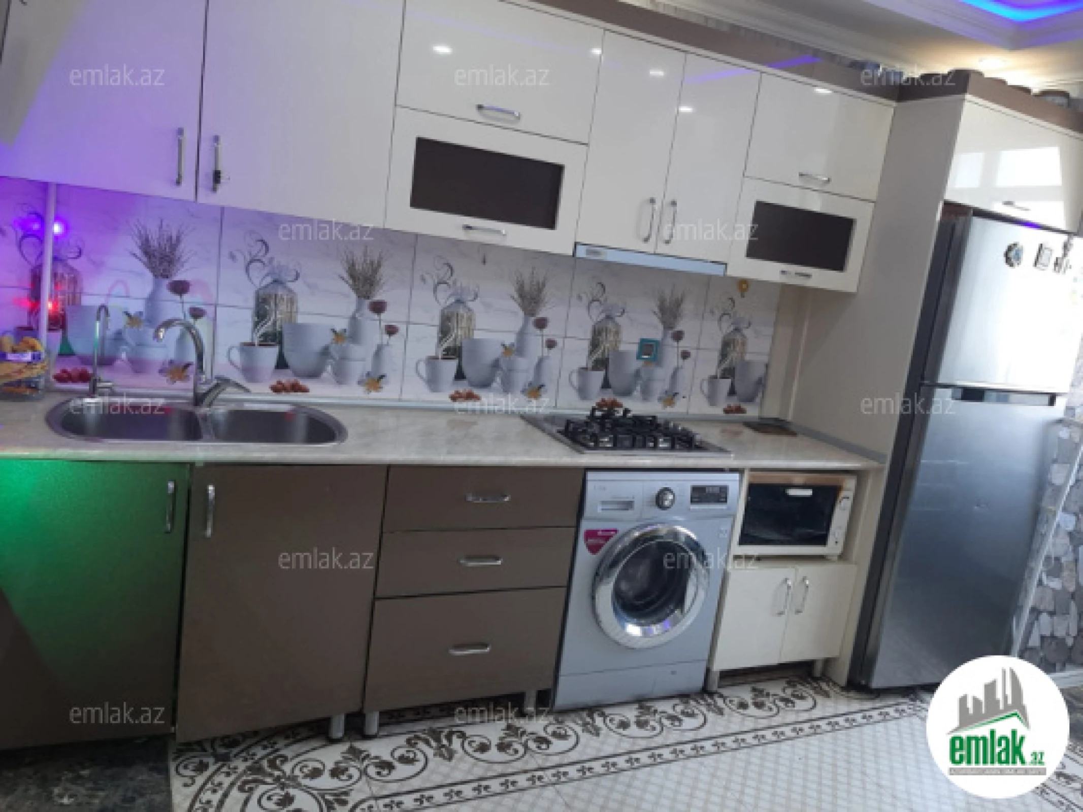 Satılır 2 otaqlı köhnə tikili 70 m²
