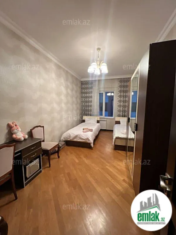 Satılır 3 otaqlı yeni tikili 100 m²