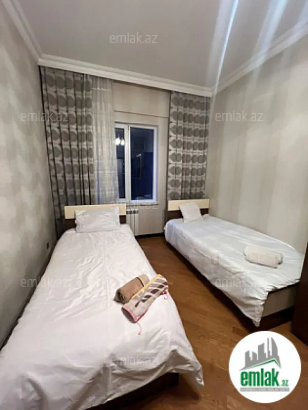 Satılır 3 otaqlı yeni tikili 100 m²