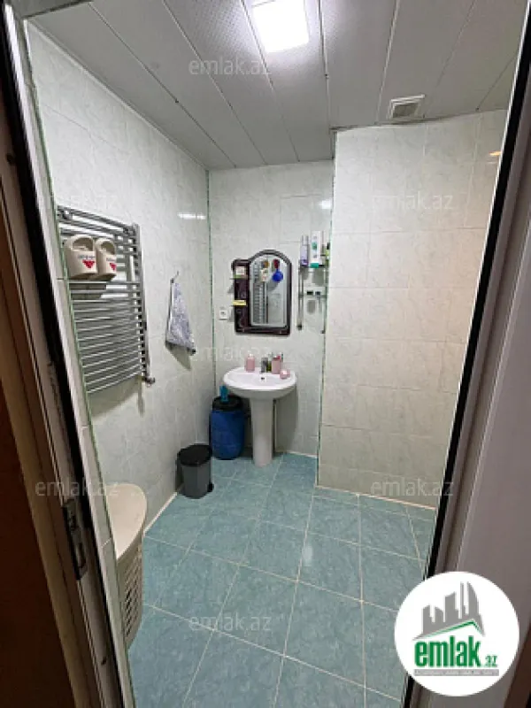 Satılır 3 otaqlı yeni tikili 130 m²