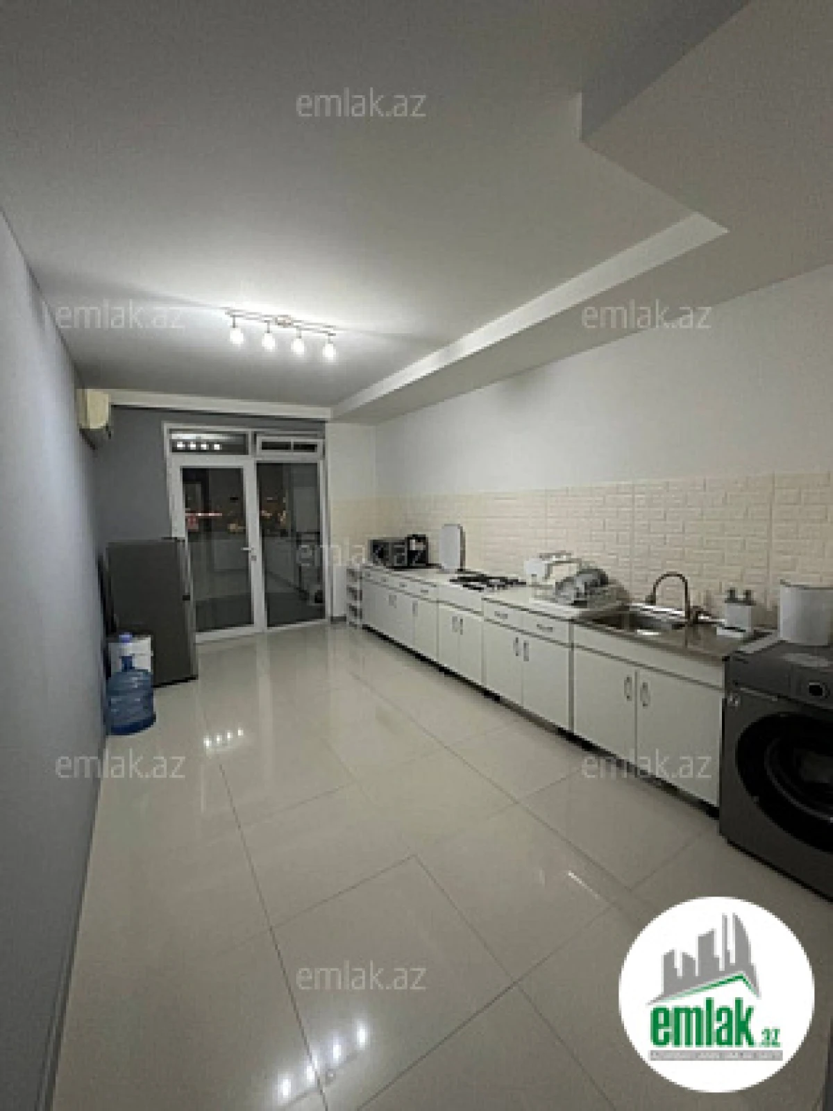 Satılır 3 otaqlı yeni tikili 101 m²