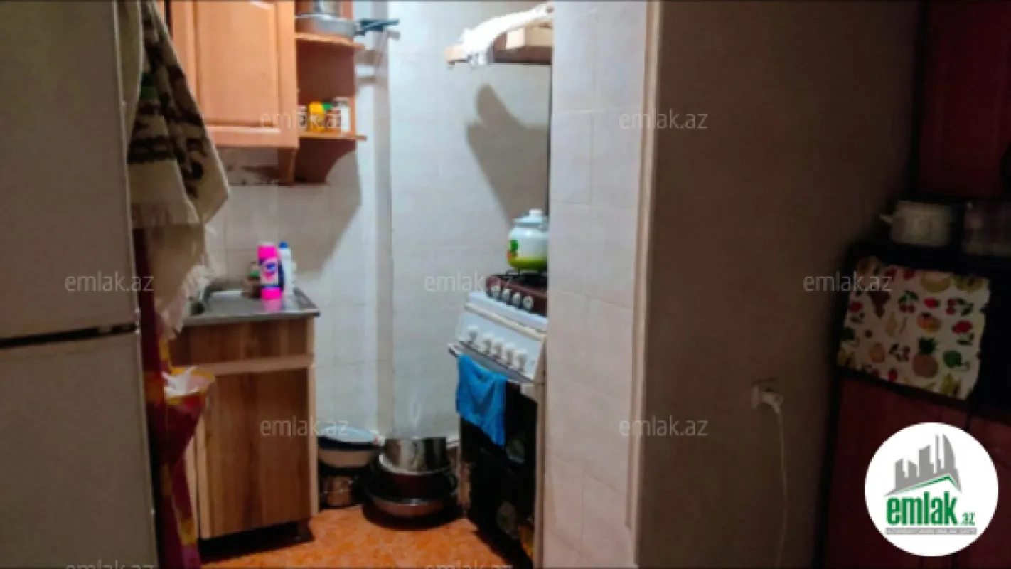 Satılır 3 otaqlı köhnə tikili 75 m²