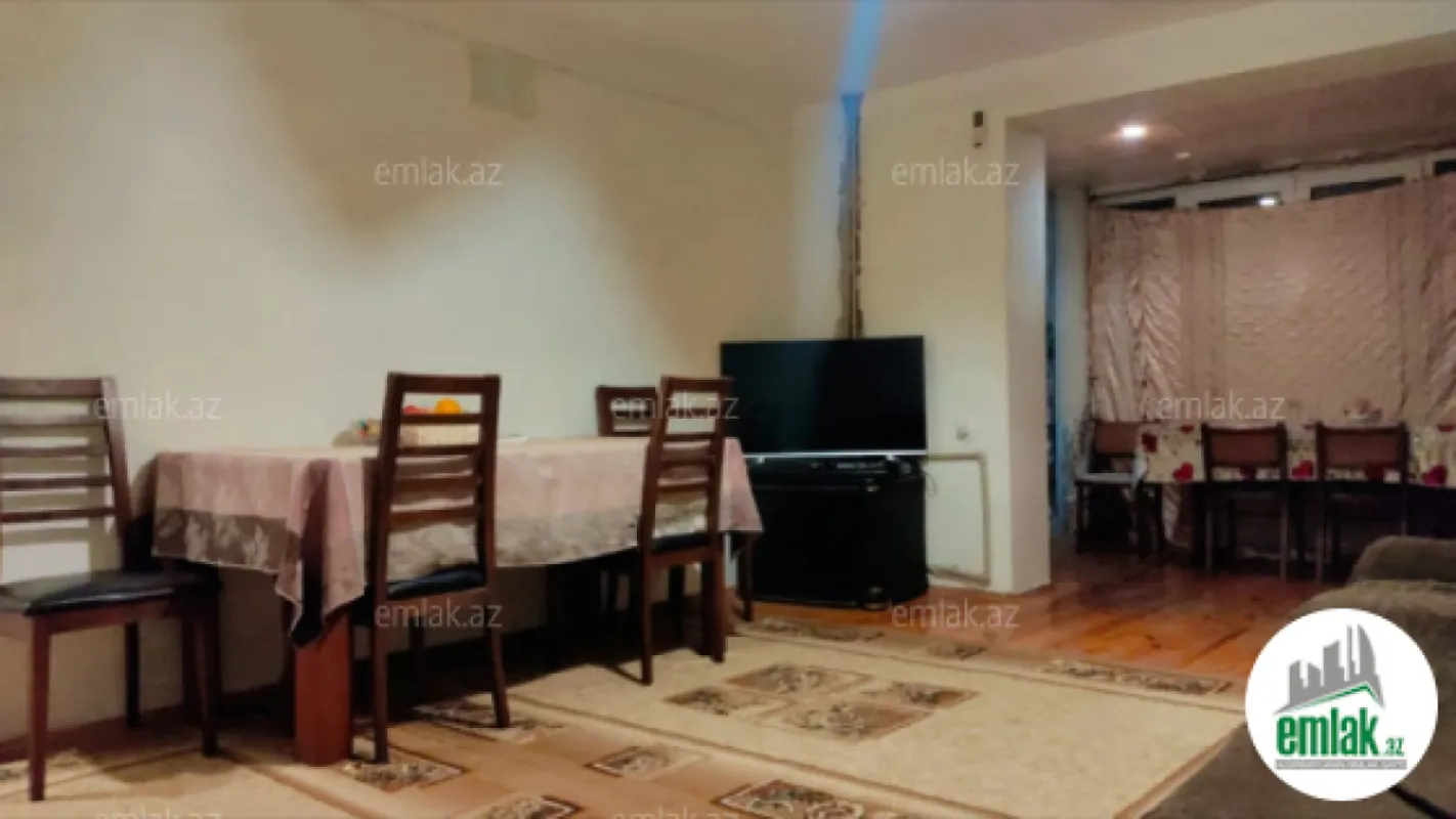 Satılır 3 otaqlı köhnə tikili 75 m²