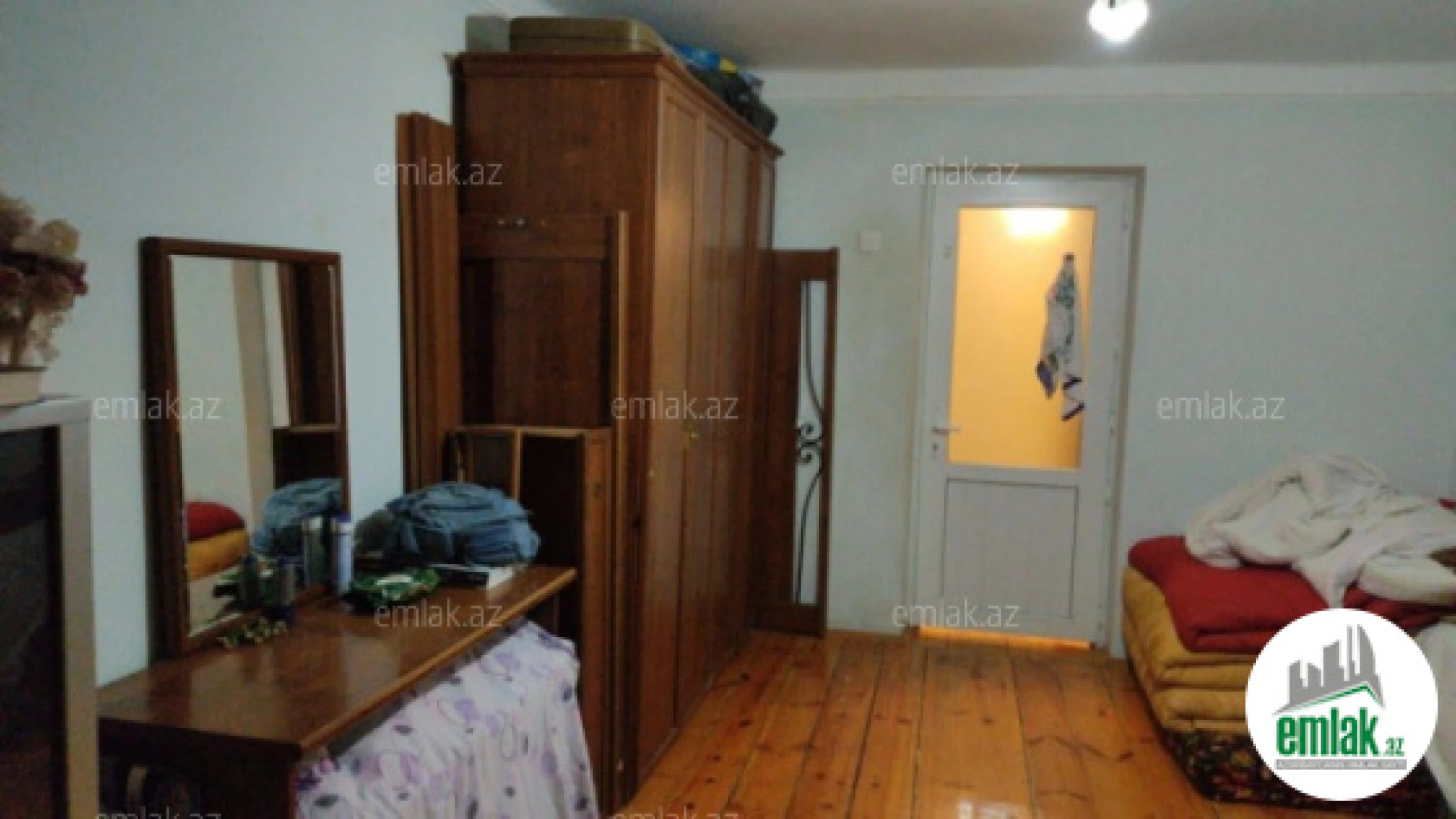 Satılır 3 otaqlı köhnə tikili 75 m²