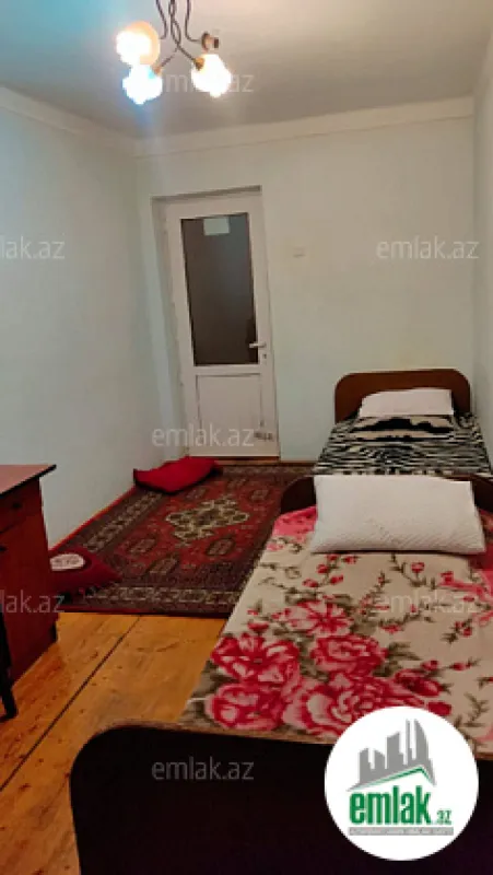 Satılır 3 otaqlı köhnə tikili 75 m²