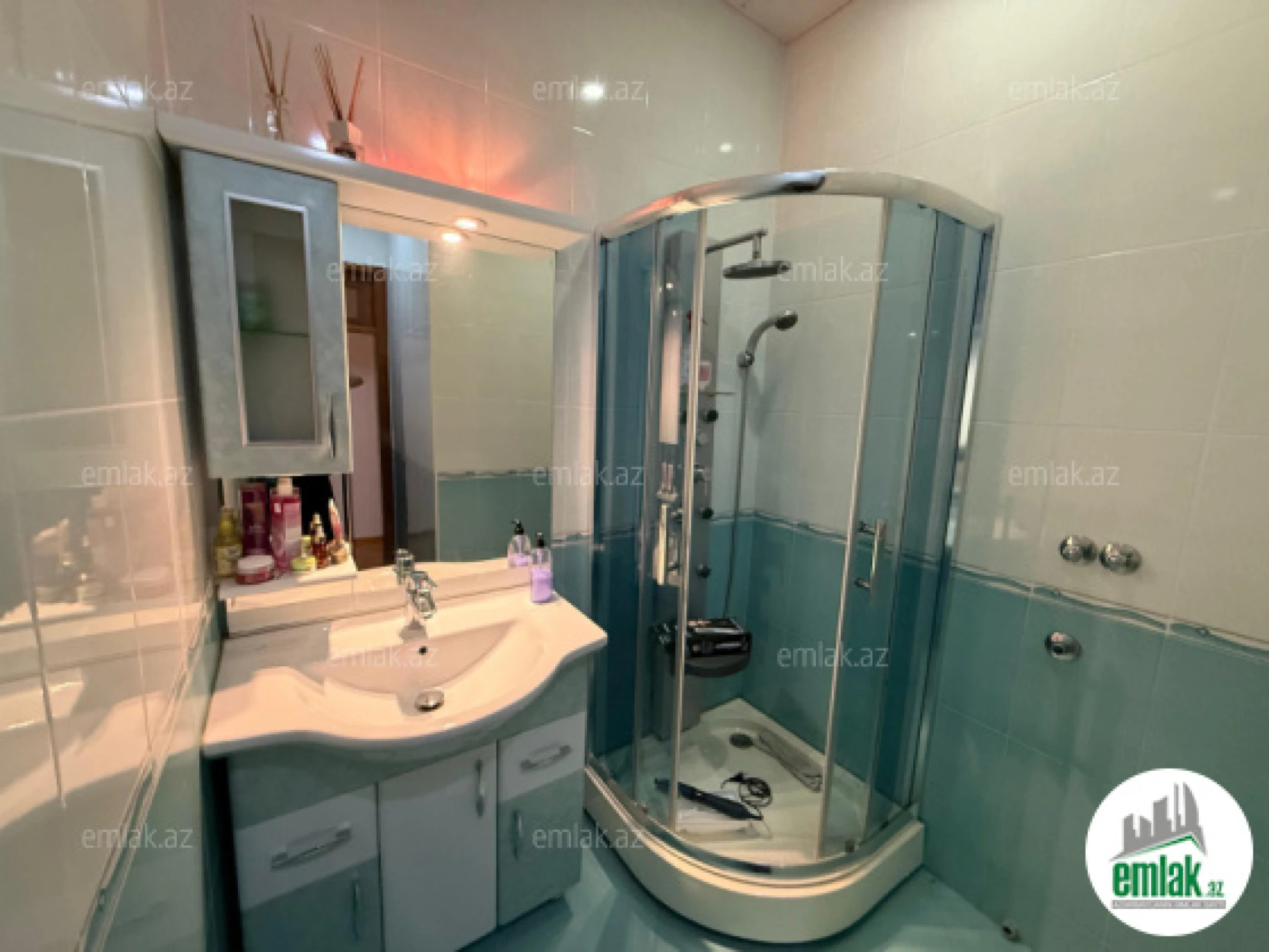 Satılır 6 otaqlı həyət evi 220 m²