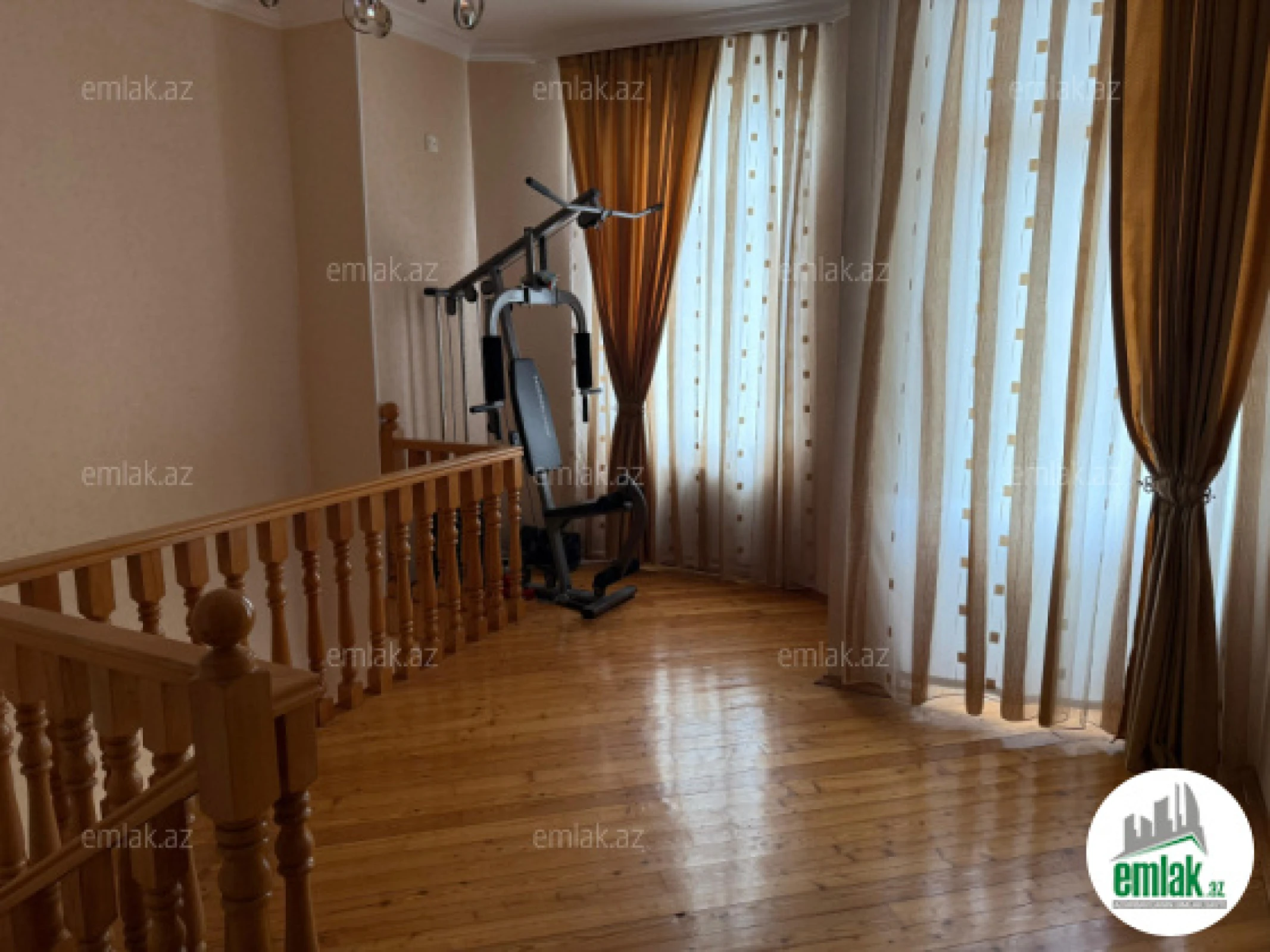 Satılır 6 otaqlı həyət evi 220 m²