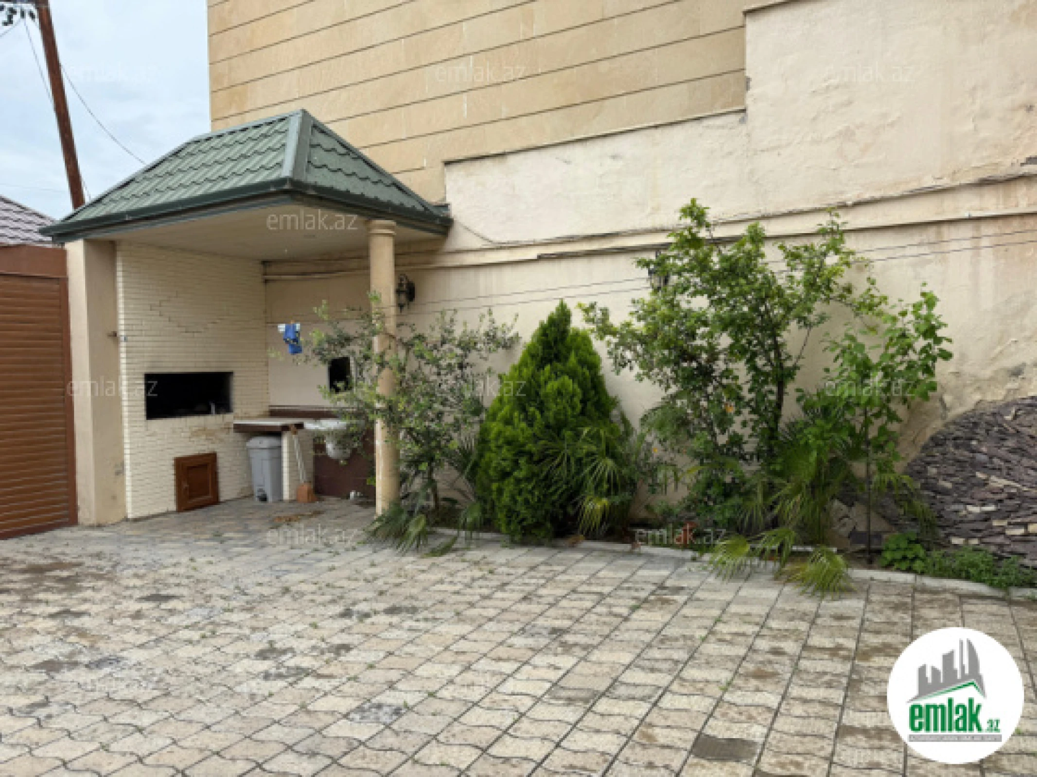 Satılır 6 otaqlı həyət evi 220 m²