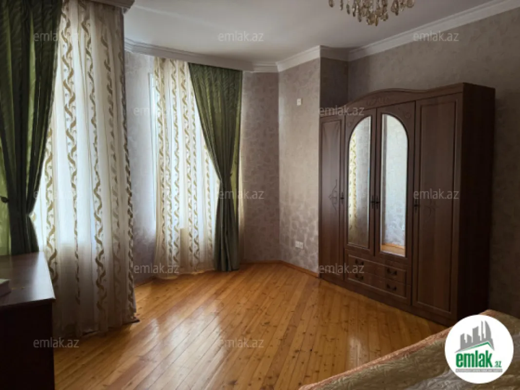 Satılır 6 otaqlı həyət evi 220 m²