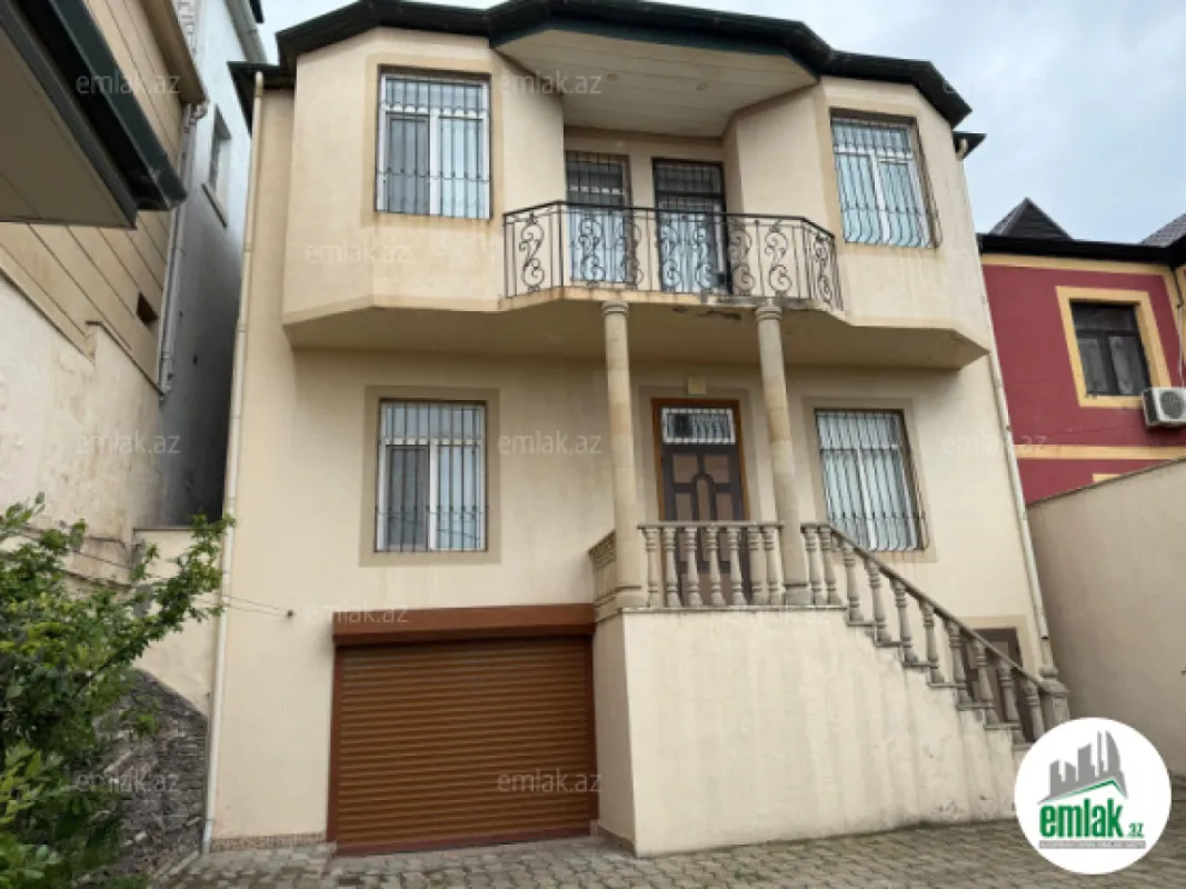 Satılır 6 otaqlı həyət evi 220 m²