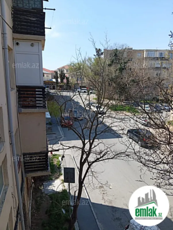 Satılır 3 otaqlı köhnə tikili 68 m²