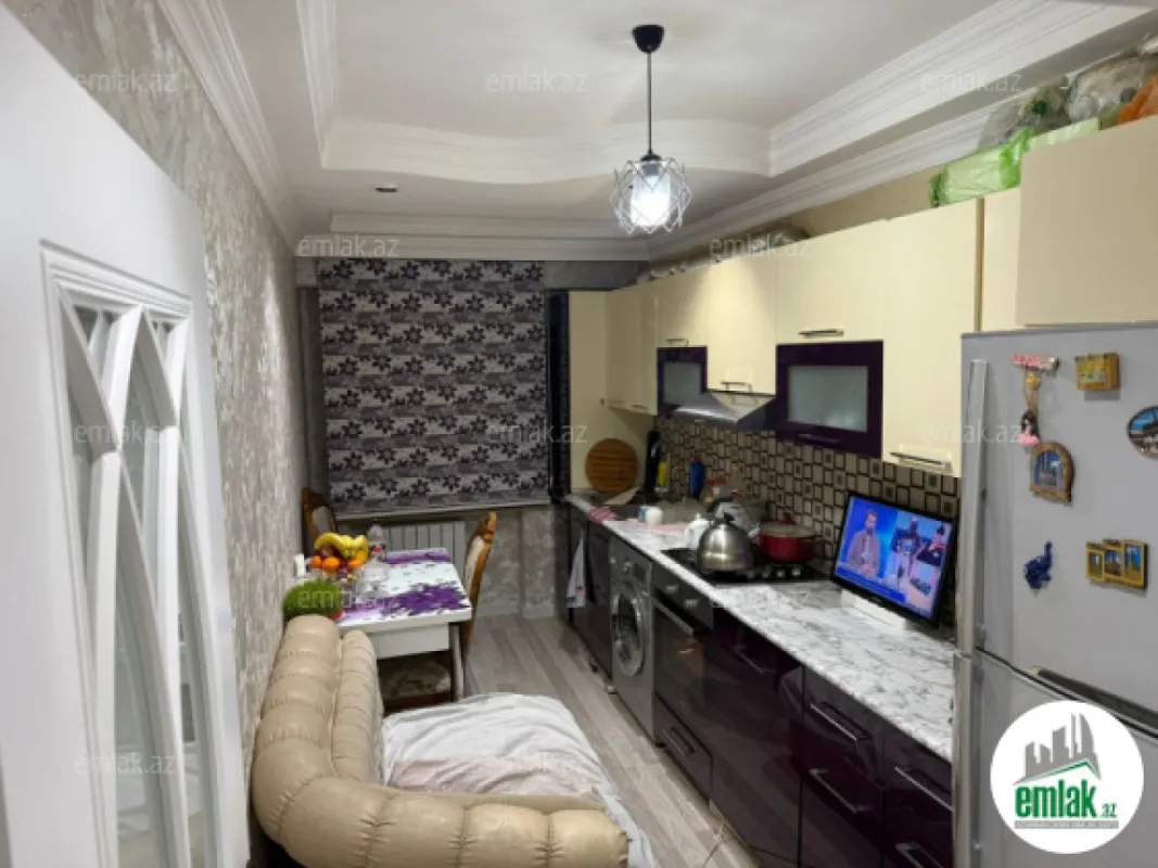 Satılır 6 otaqlı həyət evi 300 m²