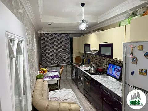 Satılır 6 otaqlı həyət evi 300 m²