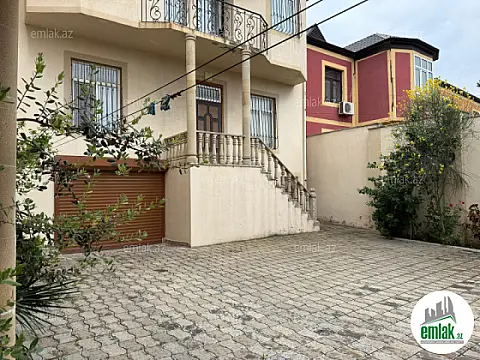 Satılır 6 otaqlı həyət evi 300 m²