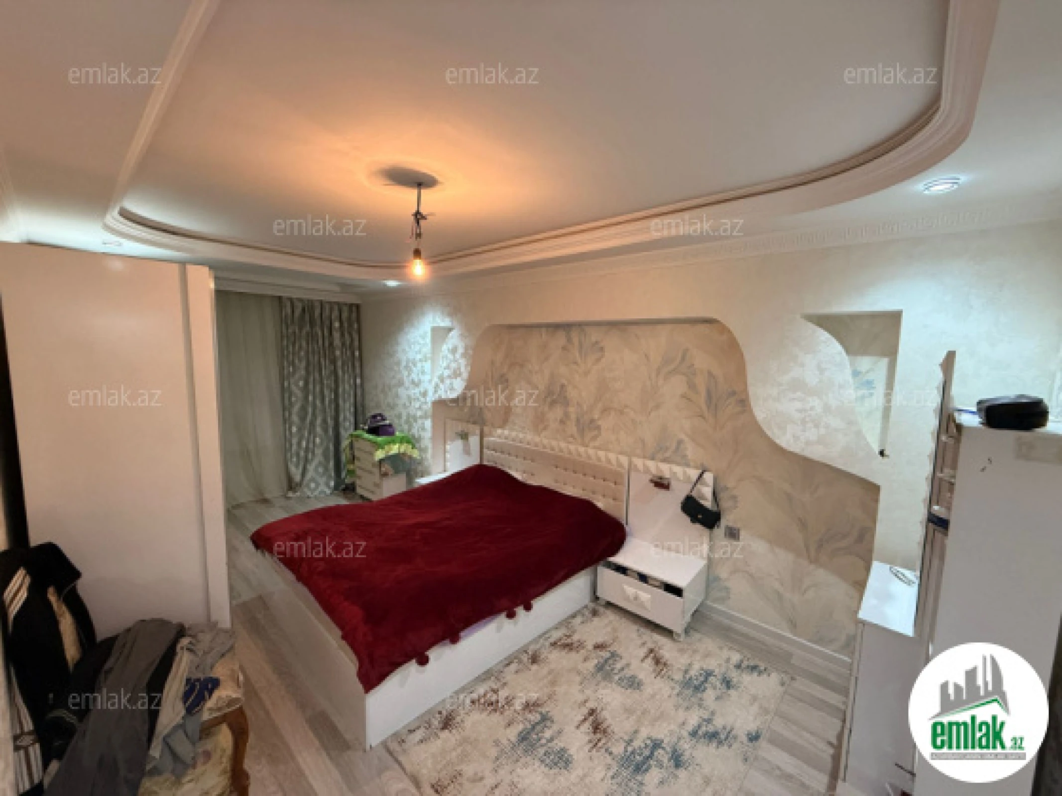 Satılır 6 otaqlı həyət evi 300 m²