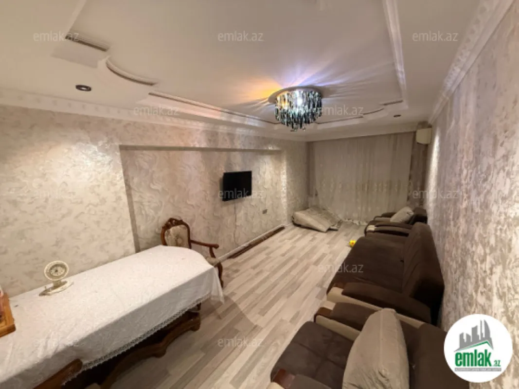 Satılır 6 otaqlı həyət evi 300 m²