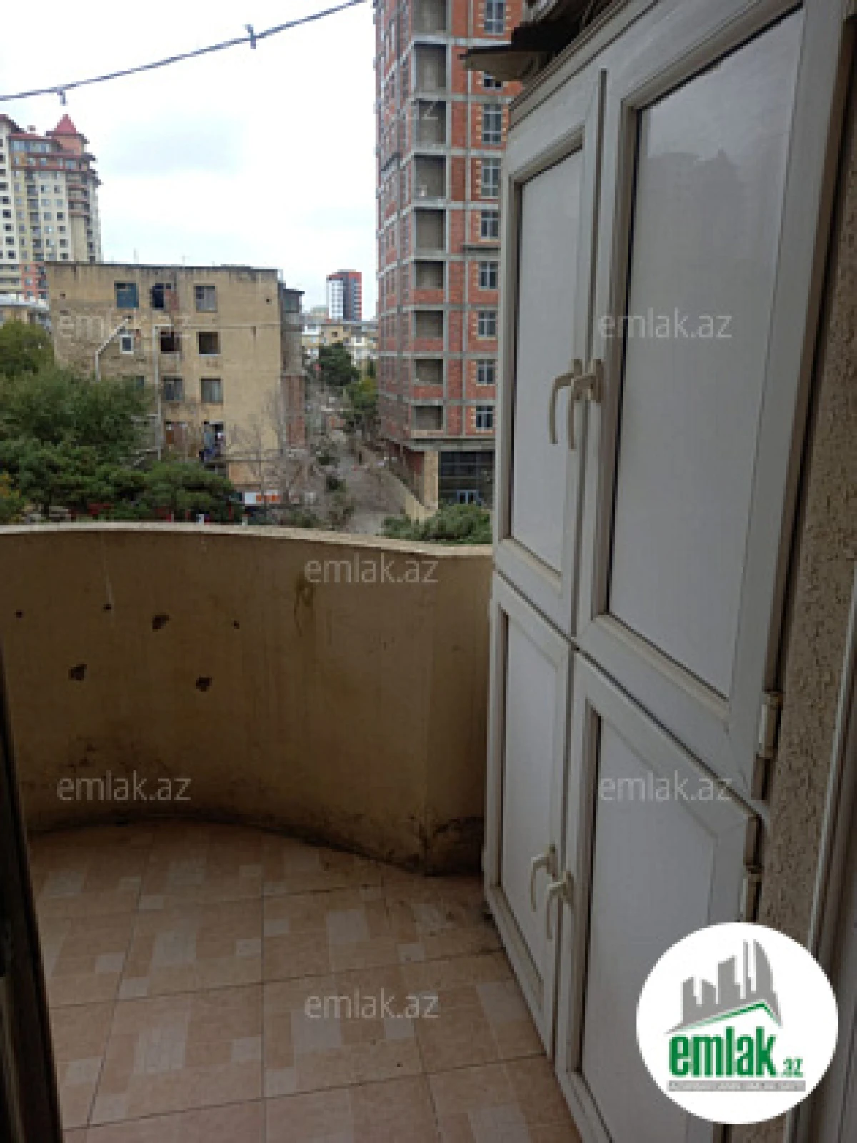 Satılır 2 otaqlı yeni tikili 70 m²