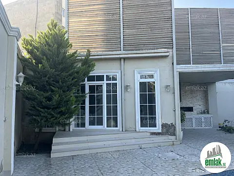 Satılır 4 otaqlı mənzil 175 m²