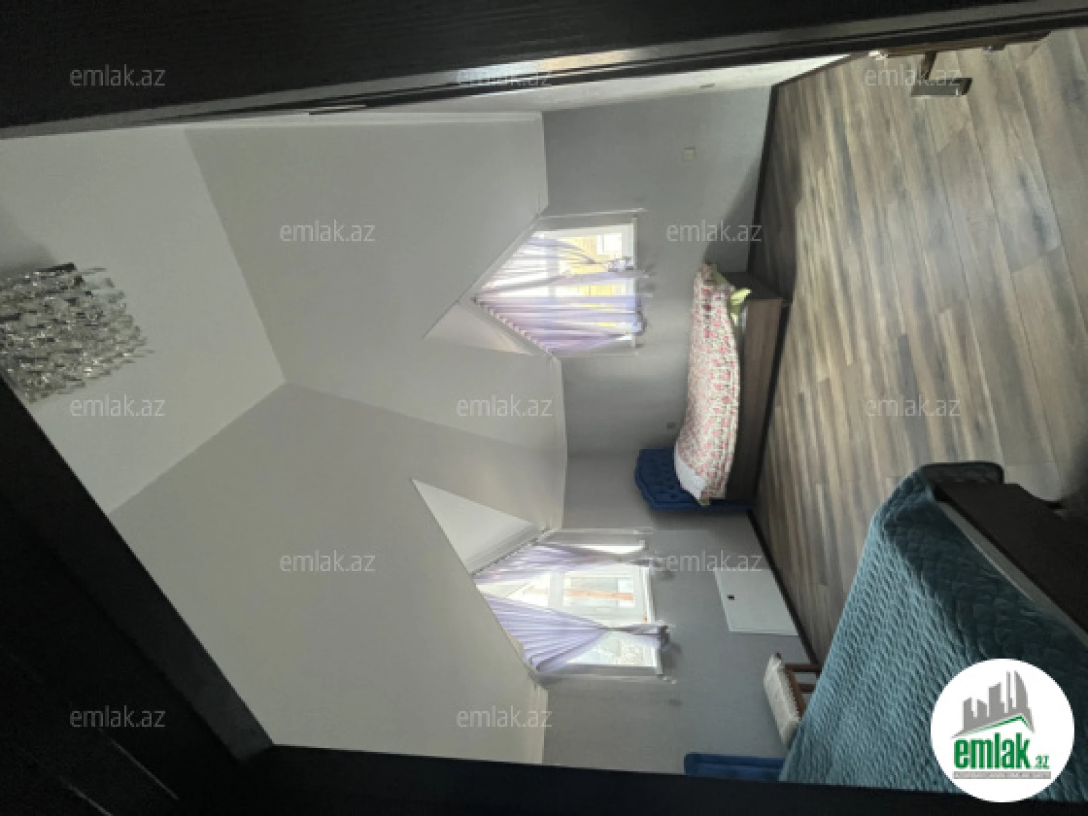 Satılır 4 otaqlı mənzil 175 m²