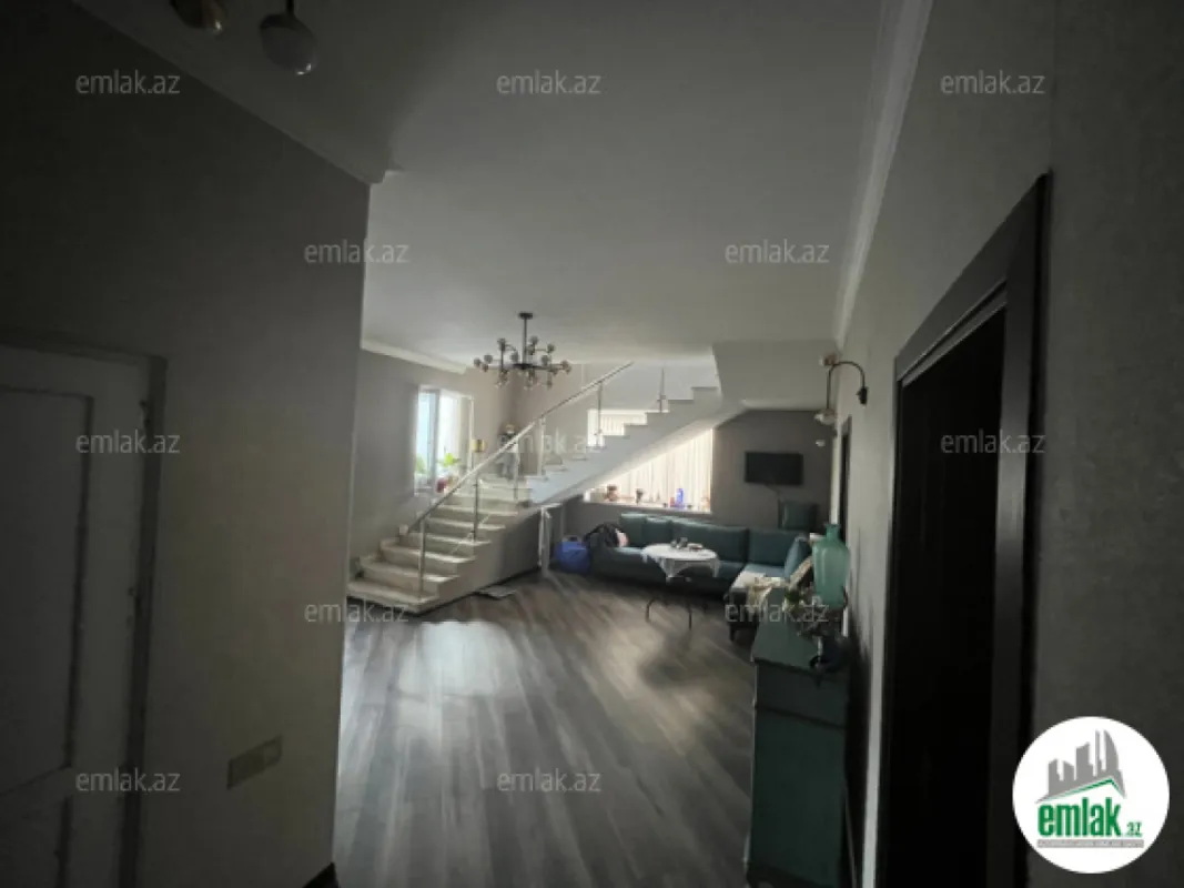 Satılır 4 otaqlı mənzil 175 m²